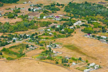 küçük bir kasaba üzerinde havadan görünümü