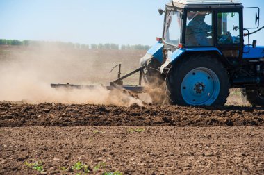 Traktör ile tarım