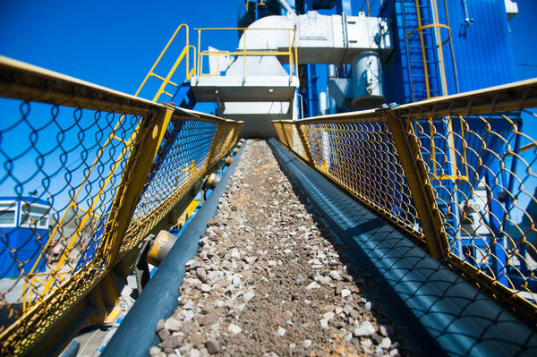 Оборудование для производства асфальта, цемента и бетона
