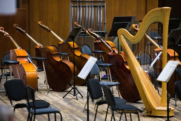 El escenario está listo para la orquesta —  Fotos de Stock