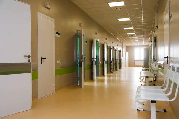 医院走廊纵深 医院走廊的细节 — 图库照片