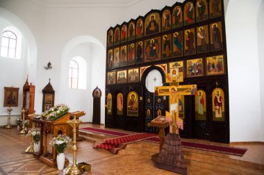 Rus Ortodoks Kilisesi 'nin içinde. Kilisenin içinde. Iconostas