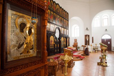 Rus Ortodoks Kilisesi 'nin içinde. Kilisenin içinde. Iconostas