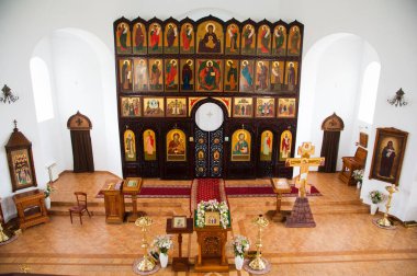 Rus Ortodoks Kilisesi 'nin içinde. Kilisenin içinde. Iconostas