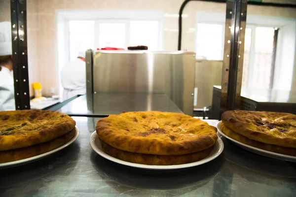 Professional Chef Prepares Closed Meat Pie Restaurant Kitchen — Stock Photo, Image