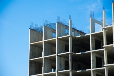 Çok katlı bir bina. Çok katlı konut inşaatı