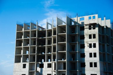 Çok katlı bir bina. Çok katlı konut inşaatı