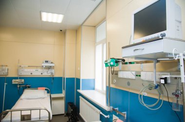 Modern klinikteki ameliyathane.