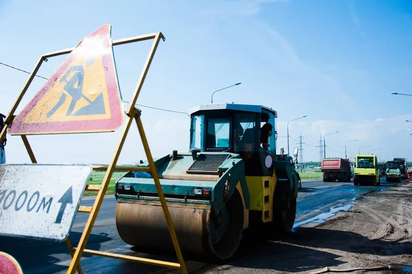 Reparatur Der Alten Und Bau Einer Neuen Asphaltstraße Bagger Grader — Stockfoto