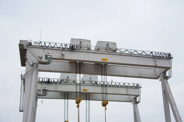 Harbor Gantry Crane Moving Tank Container Industrial Port — Stock Photo, Image
