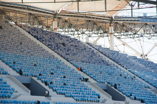 Будівництво Стадіону Будівельне Обладнання Працівники Будівництві Футбольного Стадіону Місця Трибунах — стокове фото