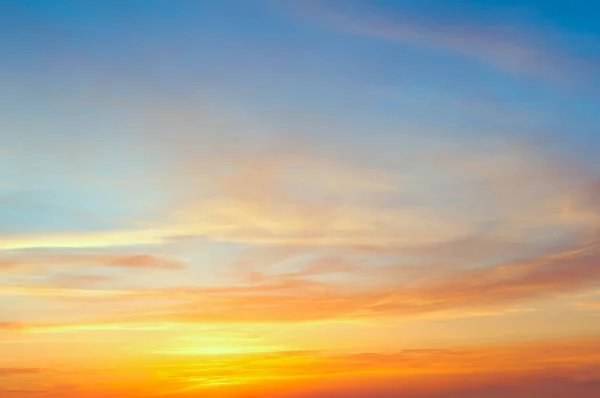 Majestic sunrise sundown sky with gentle colorful clouds — Stock Photo, Image