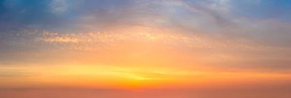 Sanfte Skyscape Hintergrund Panorama Sonnenuntergang Sonnenuntergang Sonnenuntergang Himmel Mit Bunten — Stockfoto