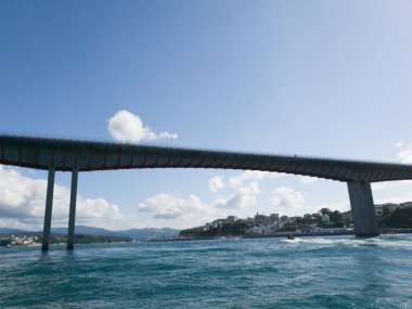 Gelin iki ilde bir Haliç arasında