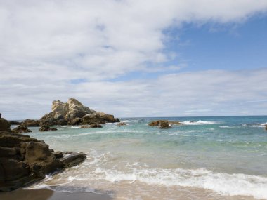 Fantastik kayalık plaj manzara