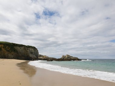 Fantastik kayalık plaj manzara