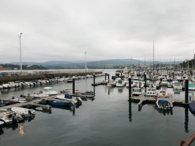 tekneler denize dışarı çıkmadan sakin