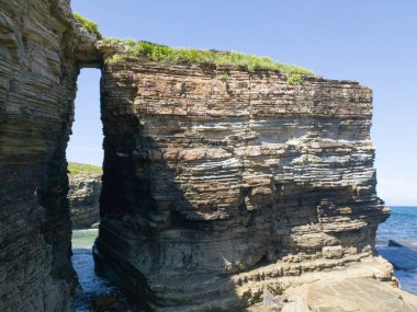 mavi deniz ufuk taş manzara ile