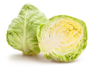 Beyaz lahana beyaz arka plan üzerinde izole dilimlenmiş, yakın çekim