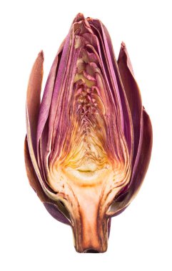 dilimlenmiş izole kırmızı enginar