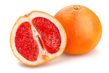 beyaz arka planda izole dilimlenmiş greyfurt