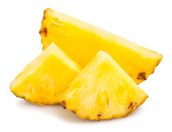 Gesneden Ananas Brokken Pad Geïsoleerd — Stockfoto