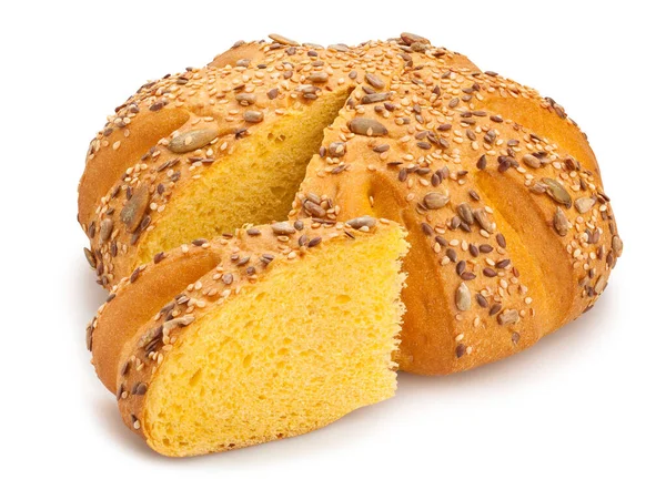 Krájený Žlutý Kulatý Chléb Cesta Izolované — Stock fotografie