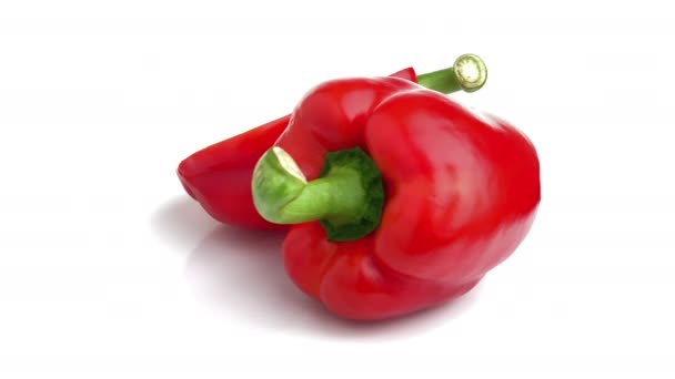 Skivad Röd Bell Pepper Vit Bakgrund — Stockvideo