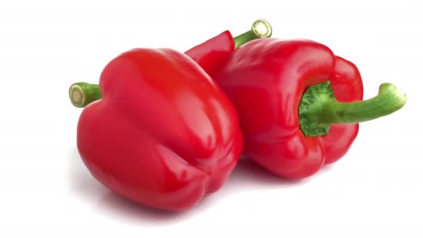 Skivad Röd Bell Pepper Vit Bakgrund — Stockvideo