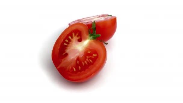 Tomate Tranchée Isolée Sur Fond Blanc — Video