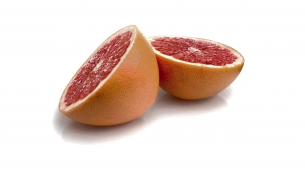 Krájené Grapefruit Izolované Bílém Pozadí — Stock video