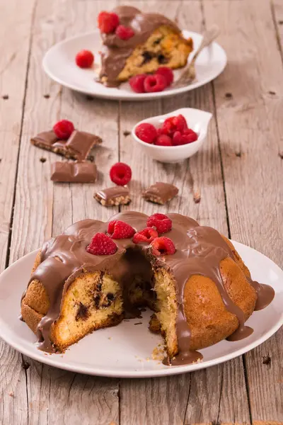 Pastel Chocolate Con Frambuesas — Foto de Stock