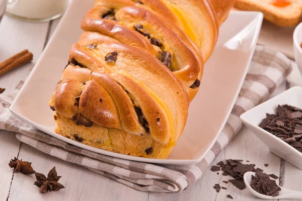 Brioche Med Choklad Chips — Stockfoto