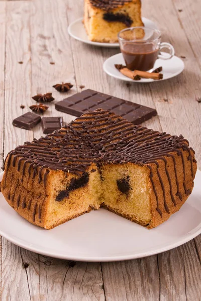 Csokoládé Torta Asztalon — Stock Fotó
