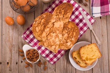 Paskalya Güvercin Ekmeği (Colomba Pasquale)