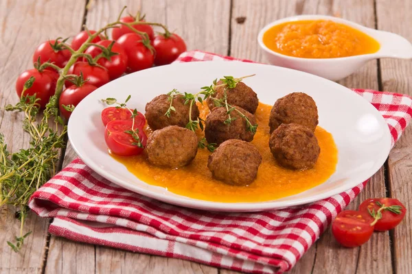 Albóndigas Con Sopa Zanahoria —  Fotos de Stock