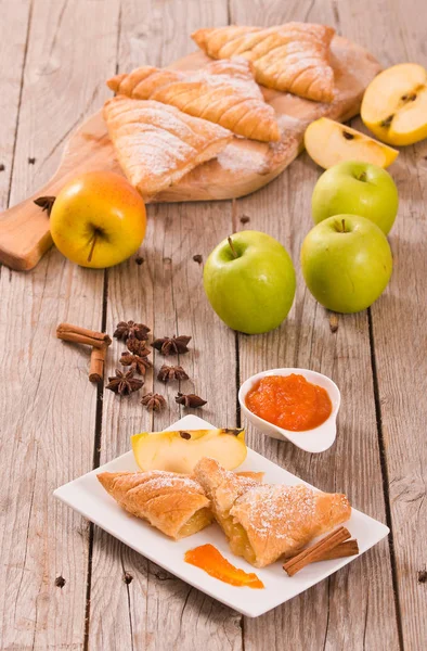 Apple Puffar Skärbräda — Stockfoto