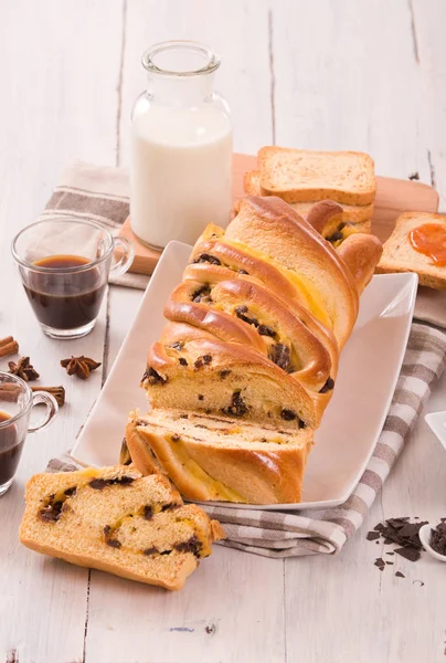 Brioche Com Chips Chocolate — Fotografia de Stock