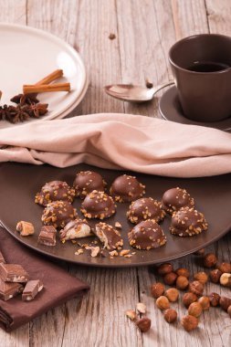 Krem karamel dolgulu çikolata truffles.