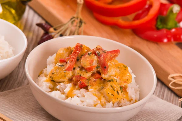 Rode Thaise Curry Met Rode Paprika Houten Tafel — Stockfoto