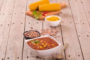 Sığır eti biber zekâ domates sosu.