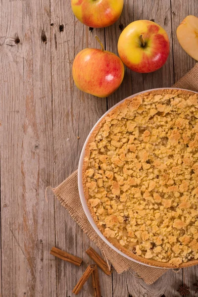 Crumble Apple Cake White Dish — Stock Photo, Image