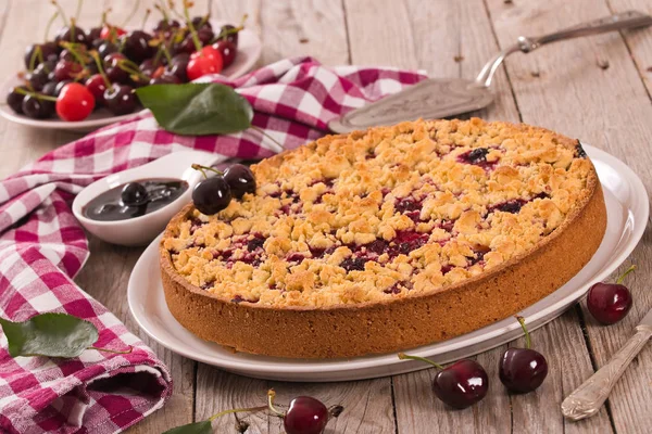 Beyaz yemek tarihinde kirazlı turta.