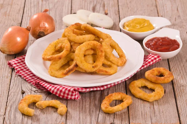 Anillos Cebolla Con Salsa Tomate Mostaza Plato Blanco —  Fotos de Stock