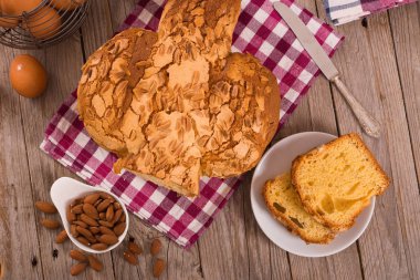 Paskalya Güvercin Ekmeği (Colomba Pasquale)