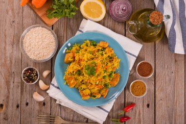 Nasi goreng ahşap tablo.