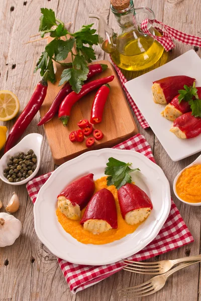 Piquillo Γεμιστές Πιπεριές Μπακαλιάρο — Φωτογραφία Αρχείου