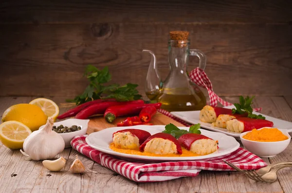 Peperoni Piquillo Ripieni Con Merluzzo Bianco — Foto Stock