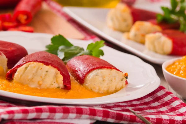 Pimentos Piquillo Recheados Com Bacalhau — Fotografia de Stock