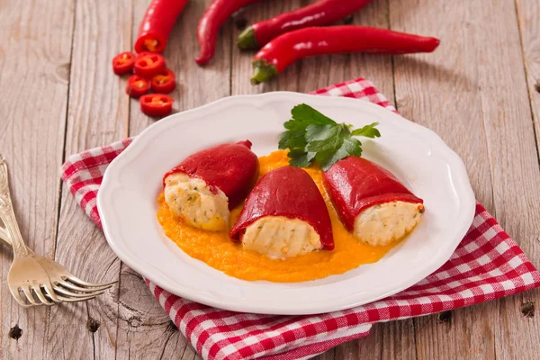 Pimentos Piquillo Recheados Com Bacalhau — Fotografia de Stock